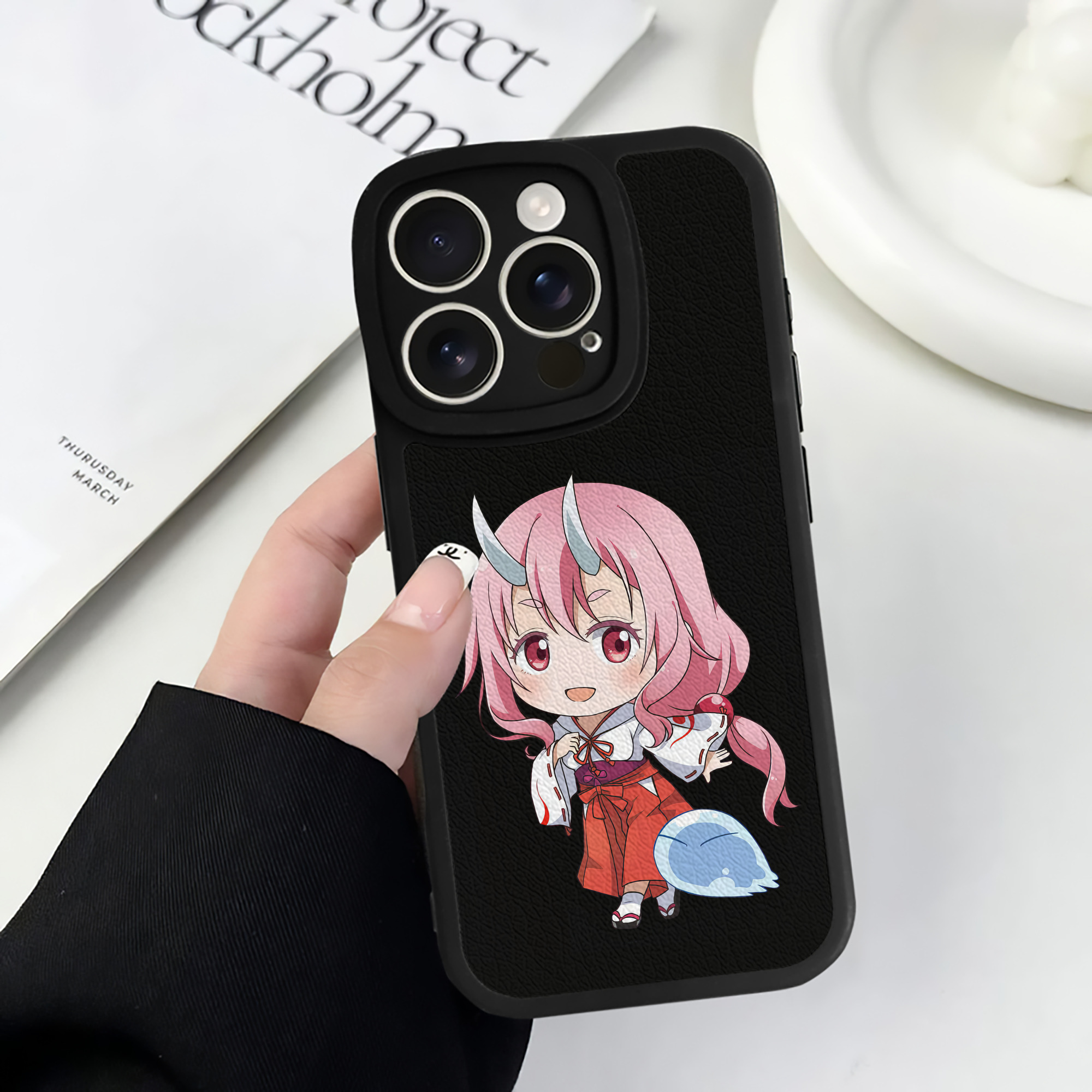 転スラ Regarding Reincarnated to Slime 【iPhone 16シリーズ対応】シリコンスマホケース（レザー調） 材質：シリコン